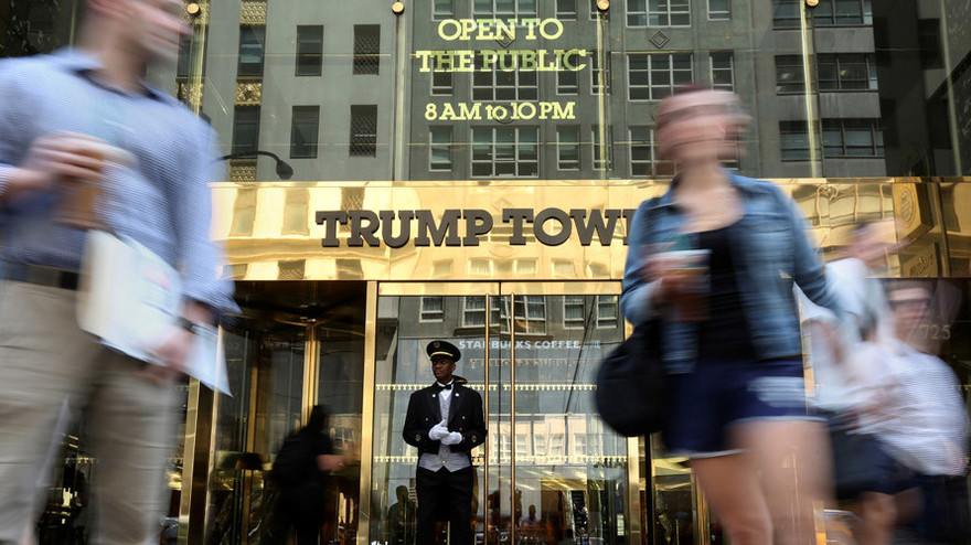 Lối vào tòa nhà Trump Tower