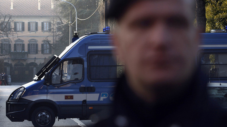 Cảnh sát tới ngân hàng chỉ phát hiện két sắt rỗng không cùng đường hầm những tên cướp vừa tẩu thoát