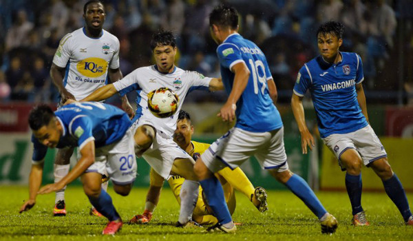 Công Phượng và HAGL nhận thất bại 0-3 trước Quảng Ninh trên sân Cẩm Phả chiều 9/6.(Ảnh Doãn Mạnh)