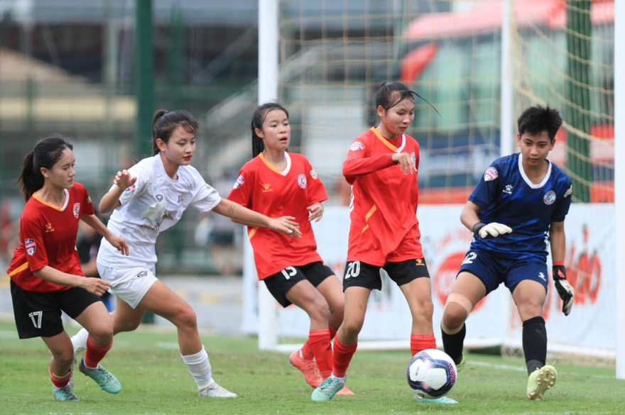 Bóng đá nữ Việt Nam đang hướng tới chuẩn bị cho các giải đấu lớn khu vực như SEA Games từ những giải trẻ (ảnh Xuân Hà)