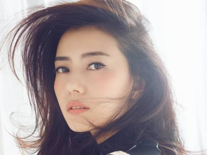 "Nữ thần sắc đẹp" Cao Viên Viên khoe sắc trên tạp chí