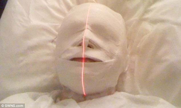 Bác sĩ chẩn đoán nhầm khiến thanh niên giống xác ướp