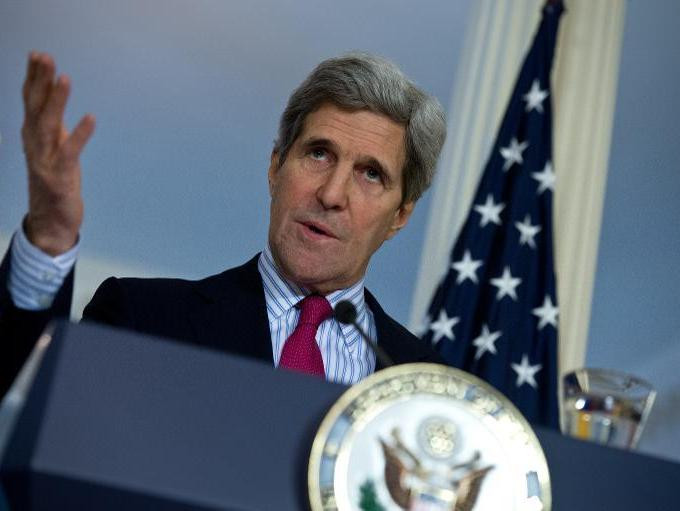 Ủng hộ Ukraine, ngoại trưởng Mỹ vi hành tới Kiev