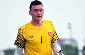 HLV Hữu Thắng gây ngạc nhiên vì triệu tập Đặng Văn Lâm