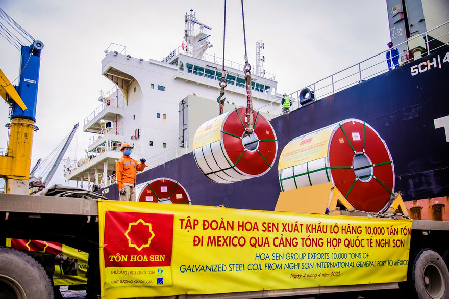 Xuất khẩu là một trong hai kênh bán hàng chủ lực đóng góp lớn vào lợi nhuận của Tập đoàn Hoa Sen hiện nay.