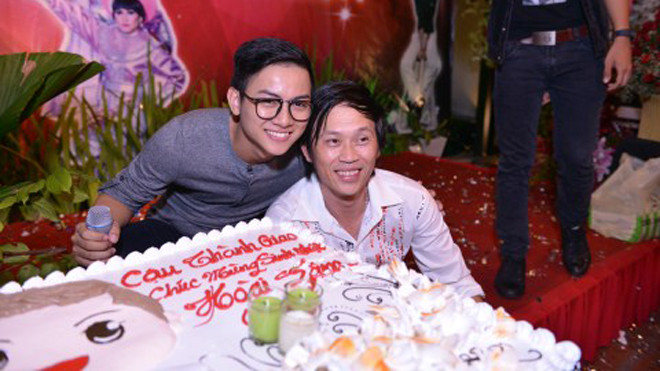 Hoài Lâm cùng dàn sao quậy tưng bừng trong ngày sinh nhật 