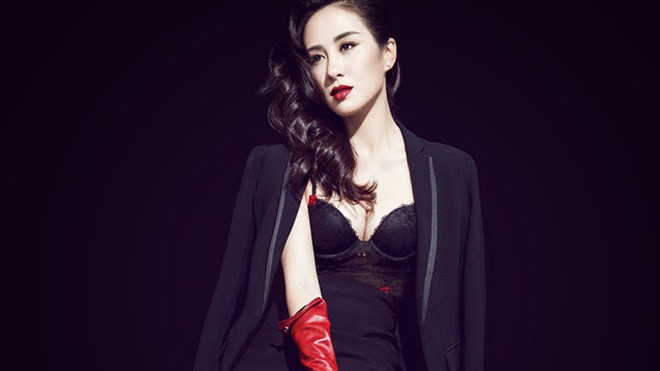 Diệp Tuyền hờ hững khoe vòng 1 nóng bỏng 