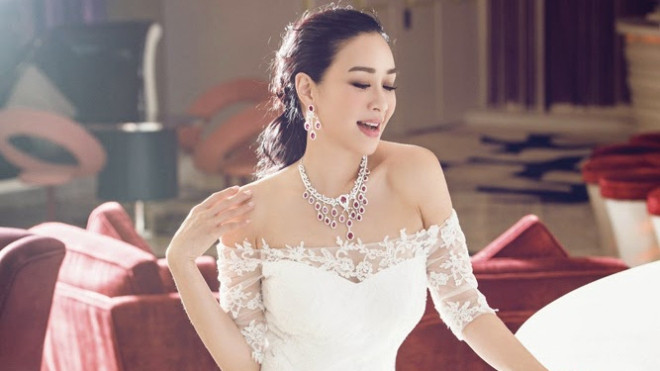 “Nữ thần sexy Châu Á” đẹp rạng rỡ khi khoác áo tân nương