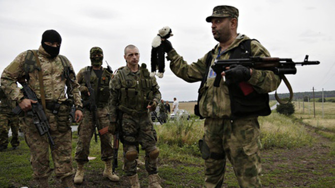 Phe ly khai có mặt tại hiện trường. Ảnh: Guardian