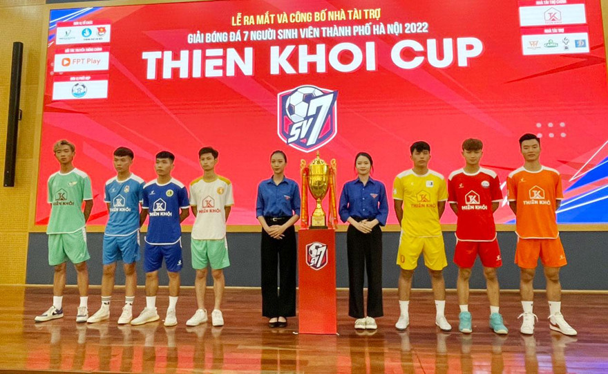 Sinh viên Hà Nội sẽ có thêm sân chơi lành mạnh với giải bóng đá sân 7 được tổ chức lần đầu năm 2022. (ảnh Cantona Nguyễn)