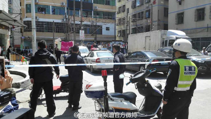 Cảnh sát tại hiện trường vụ tấn công