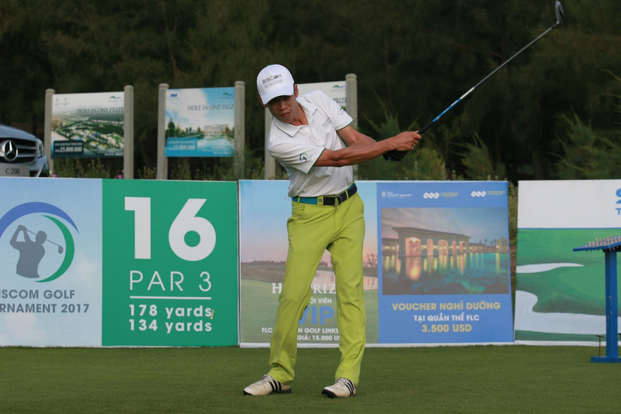 700 golf thủ tấp nập dự giải đấu có phần thưởng 20 tỷ đồng