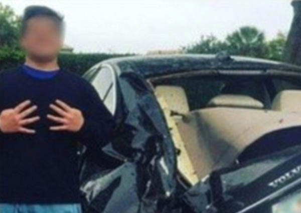 Bức ảnh 'tự sướng' được đăng tải trên mạng gây sự phẫn nộ.