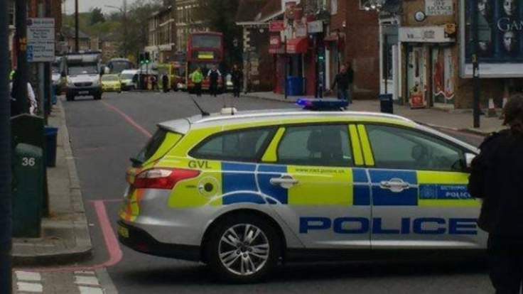 Cảnh sát được điều động tới hiện trường. 