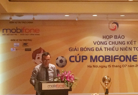 Phó chủ tịch VFF Trần Quốc Tuấn phát biểu tại họp báo