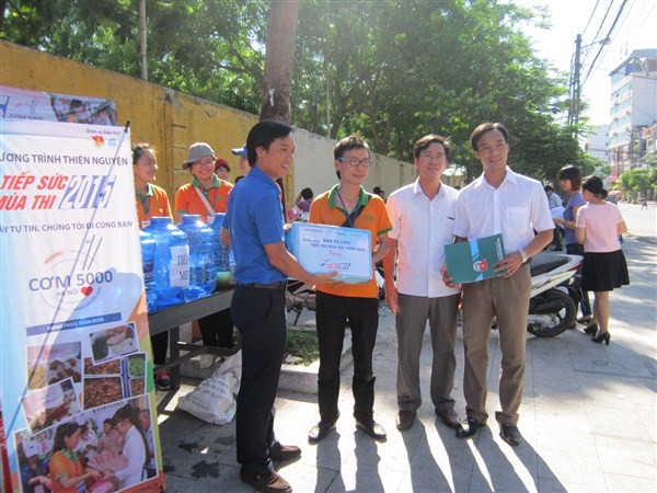 Hình ảnh đẹp trong kỳ thi THPT Quốc gia 2015 tại Thanh Hoá