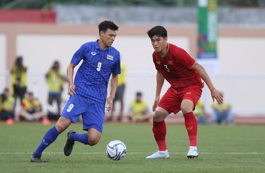 Thái Lan không mạnh, U22 Việt Nam tự làm khó mình