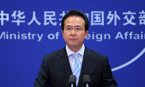 Người phát ngôn Bộ Ngoại giao Trung Quốc Hồng Lỗi. 