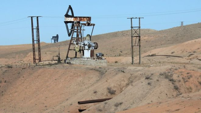 IS gây quỹ bằng cách buôn lậu dầu