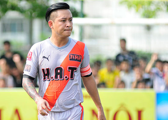 Ca sỹ Tuấn Hưng được đề cử Quả bóng Vàng phủi 