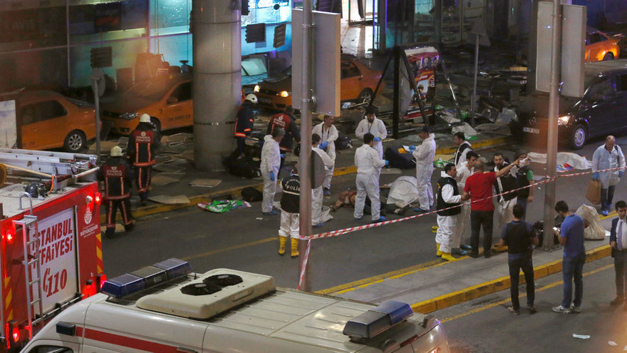 Hiện trường vụ thảm sát sân bay Ataturk