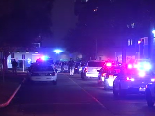 Cảnh sát phong tỏa hiện trường vụ việc.