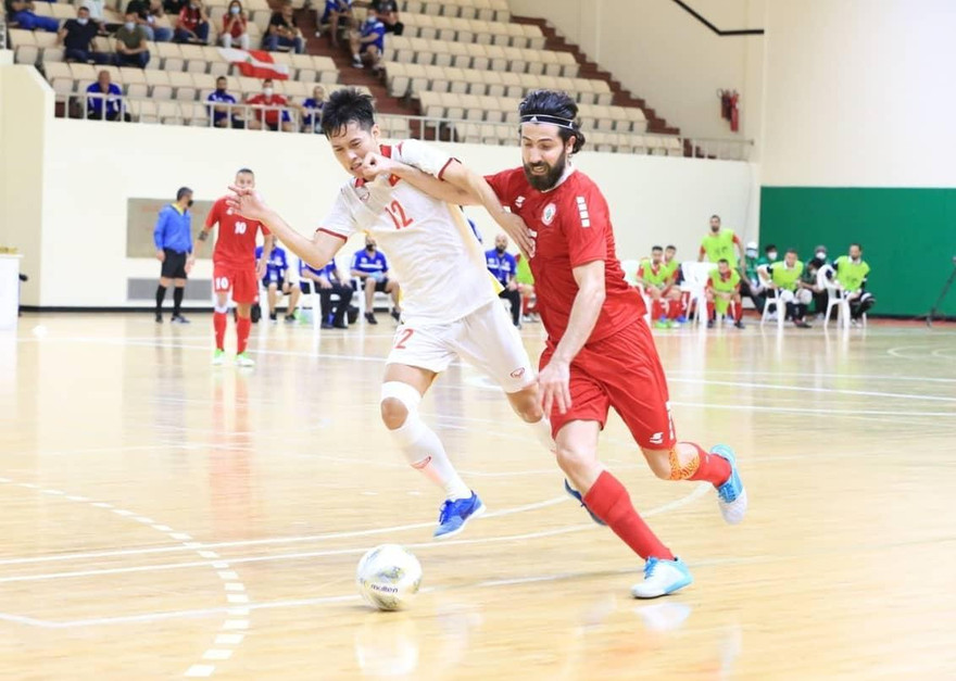 Đội tuyển futsal Việt Nam (áo trắng) lần 2 giành vé dự World Cup.