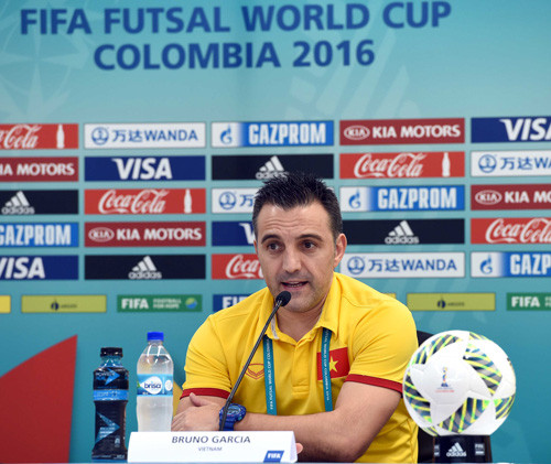 HLV trưởng tuyển Futsal Việt Nam Bruno Garcia