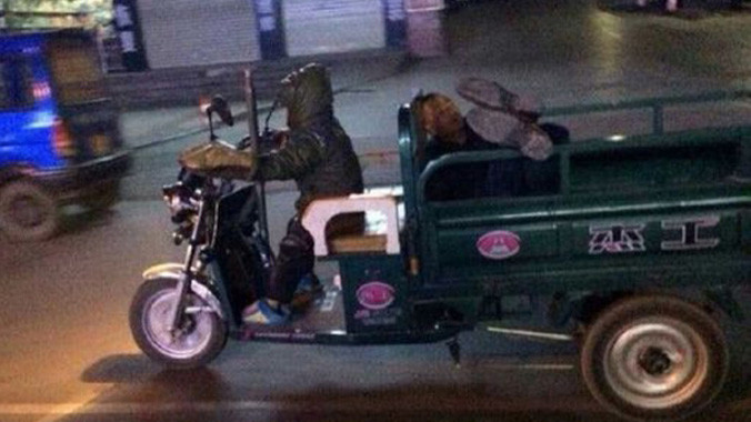 Bức ảnh gây sốt và nhận nhiều ý kiến trái chiều. Ảnh: Shanghaiist