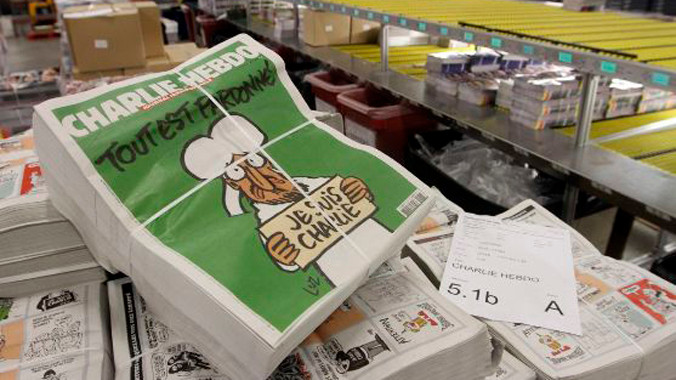 Charlie Hebdo ngay sau khi ra rạp đã "cháy hàng" tại Pháp (Ảnh: Time)