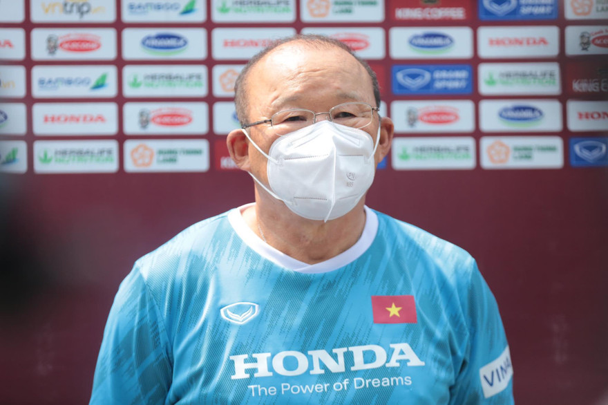 HLV Park Hang-seo khẳng định không lo lắng khi đối đầu người đồng hương Shin Tae-yong tại SEA Games 31. (ảnh Ngọc Tú)