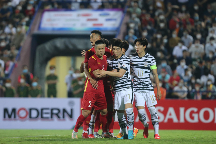 SEA Games 31 cho phép các đội bóng thay tối đa 15 cầu thủ. (ảnh Huỳnh Huỳnh)