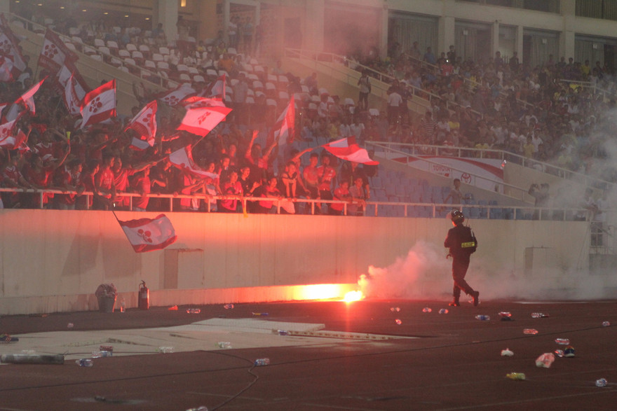 CĐV Hải Phòng tại sân Mỹ Đình.