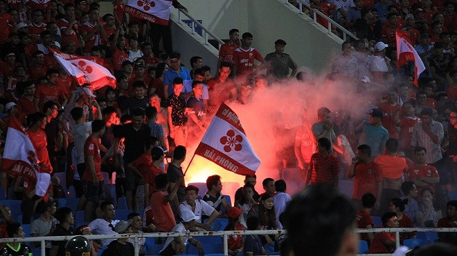 CĐV Hải Phòng bị VFF cấm đến sân khách hết mùa 