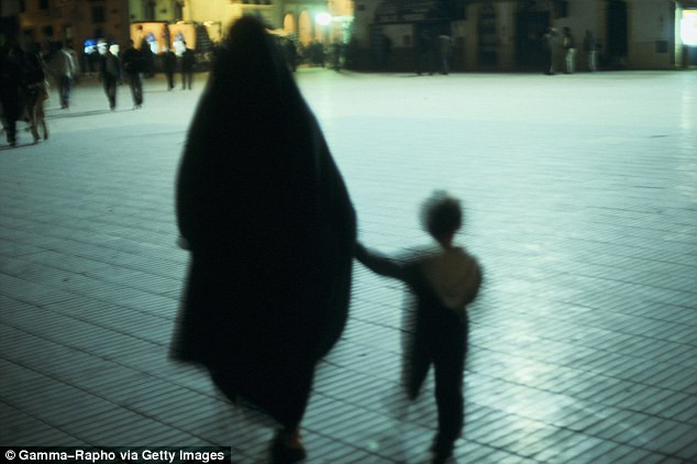 Lời kể 'rợn người' của nữ chiến binh trốn khỏi hang ổ IS