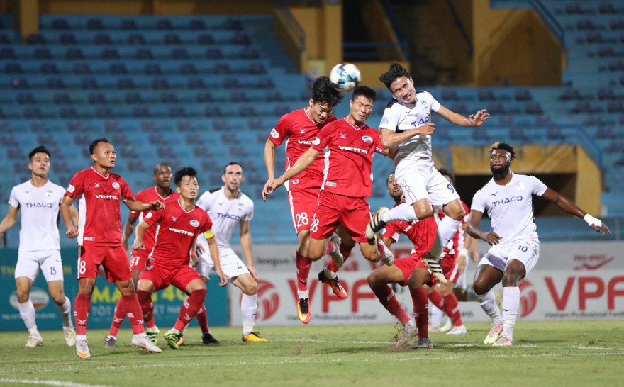 HAGL thua đậm Viettel 1-4 vì sai lầm của hàng phòng ngự.