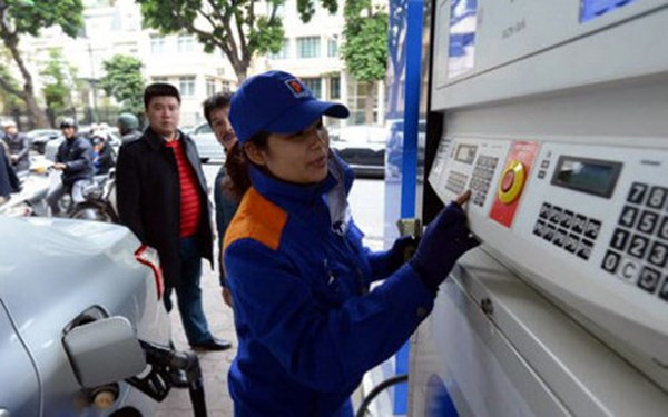 Xăng E5 RON 92 giảm 36 đồng xuống còn 19.845 đồng/lít