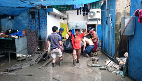 Miễn phí cước di động Vinaphone cho người dân vùng lũ