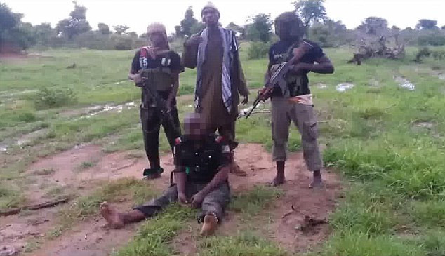 Hình ảnh trong đoạn video. Ảnh: Dailymail