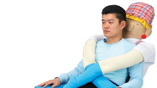 Độc đáo ghế ôm…chống cô đơn