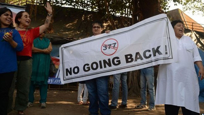 Chồng bị bắt vì bị vợ phát hiện đồng tính