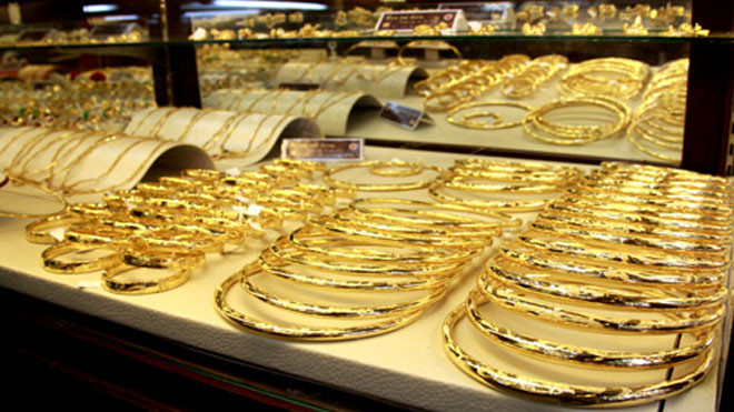 Giá vàng quay đầu giảm, thu hẹp khoảng cách