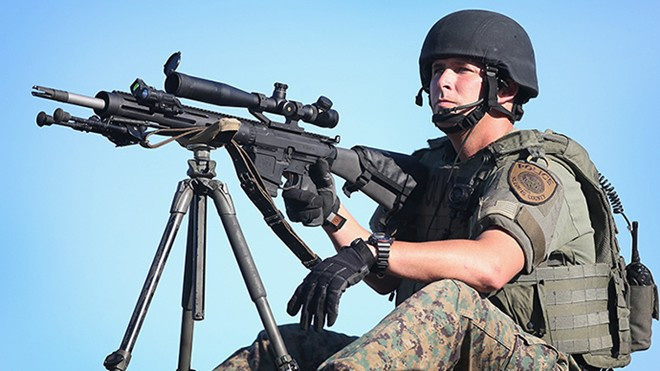 Mỹ xem lại chính sách trang bị vũ khí cho cảnh sát