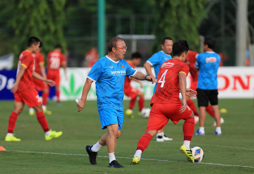 Thầy trò ông Park Hang-seo sẽ có chuyến tập huấn tại Vũng Tàu trước thềm AFF Cup 2020 tại Singapore (ảnh Anh Đoàn)