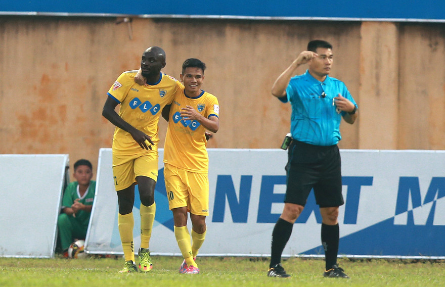 FLC Thanh Hoá chấp nhận "vẫy cờ trắng" sau trận hoà 1-1 trước B.Bình Dương?