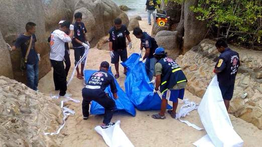 Cảnh sát di chuyển thi thể 2 khách du lịch Anh 