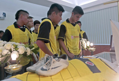 Ba thành viên đội bóng thiệt mạng trong vụ tấn công xe bus