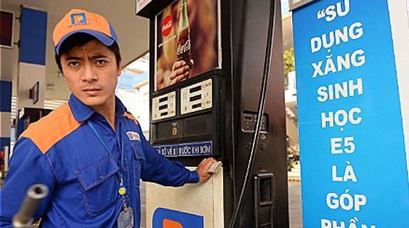 Xăng RON95 lại vượt mốc 20.500 đồng/lít từ 16h30 ngày hôm nay