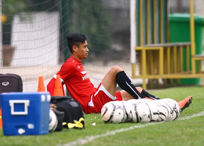 Tiền vệ Vũ Minh Tuấn chia tay tuyển VN vì chấn thương