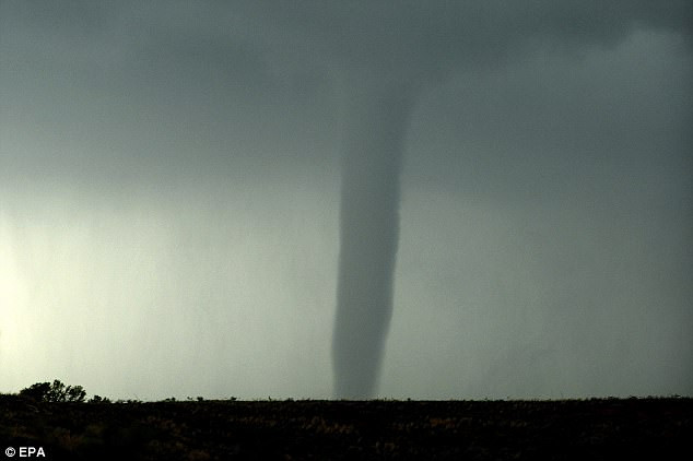 Cảnh đổ nát kinh hoàng ở Wisconsin.